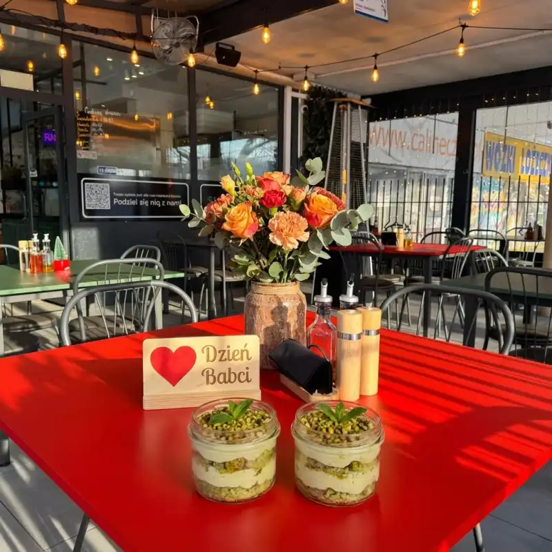 Valentine's at Neon Praga — romantic dinner for two. Reserve a table 💝